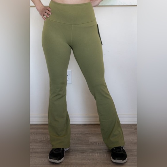 Brand new Lululemon high rise flare pants - Picture 3 of 4